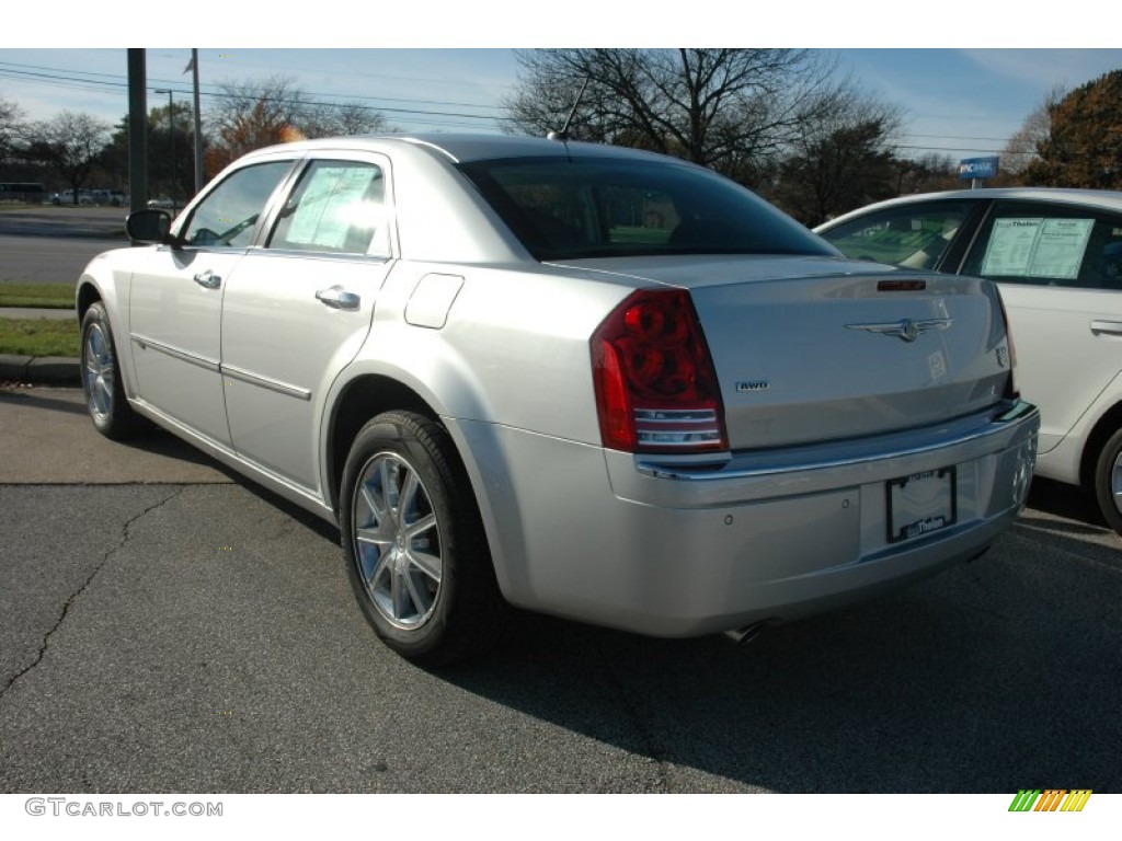 2008 300 C HEMI AWD - Bright Silver Metallic / Dark Slate Gray photo #6