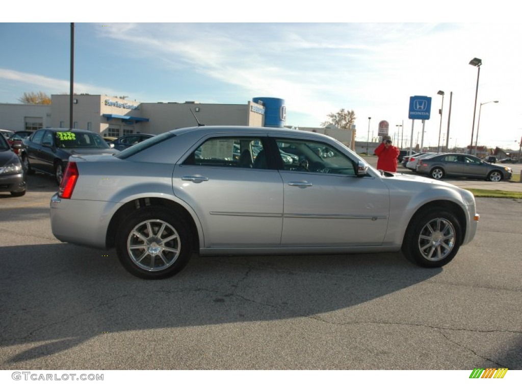 2008 300 C HEMI AWD - Bright Silver Metallic / Dark Slate Gray photo #11