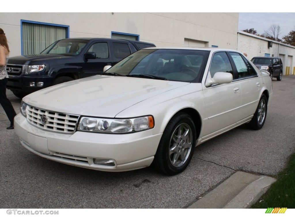 White Diamond 2002 Cadillac Seville STS Exterior Photo #56091242