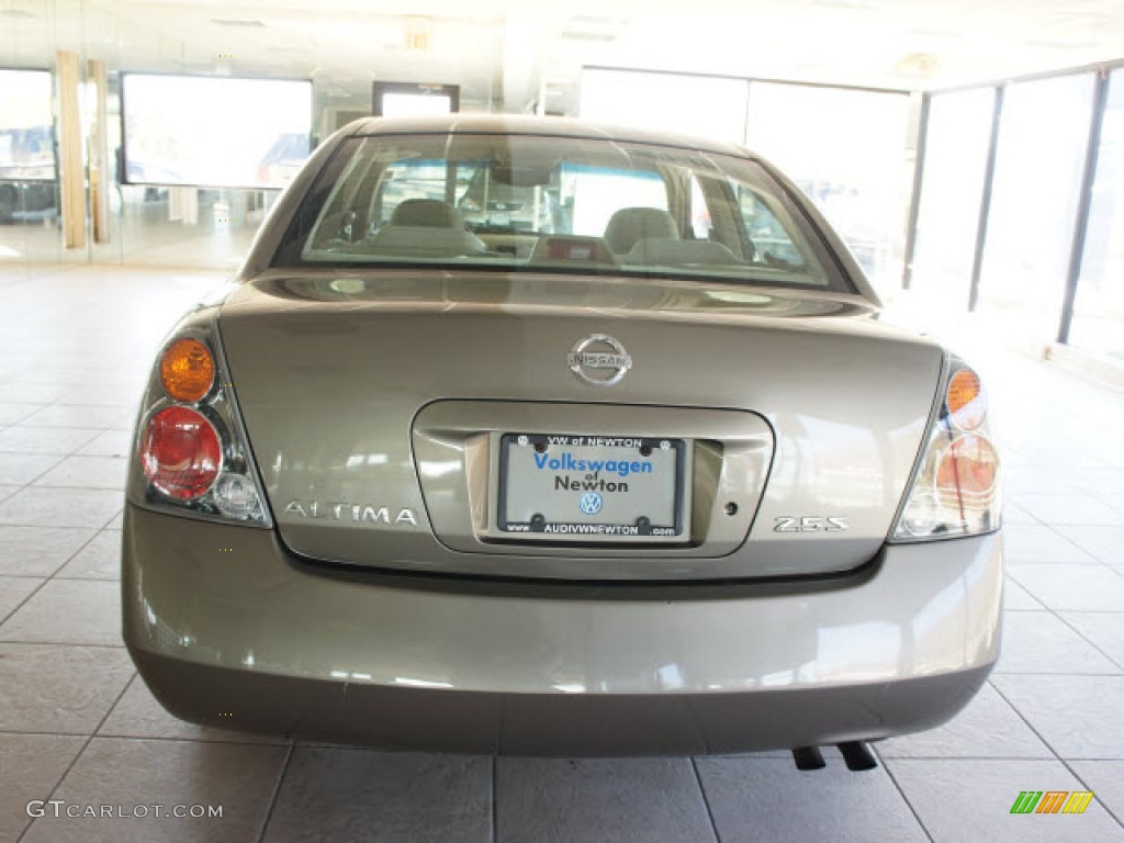 2002 Altima 2.5 S - Velvet Beige / Blond Beige photo #6