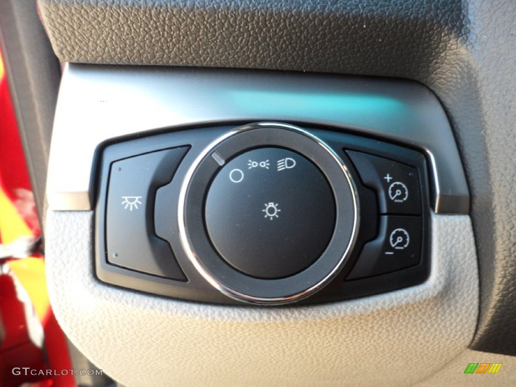 2012 Ford Explorer FWD Controls Photo #56095175