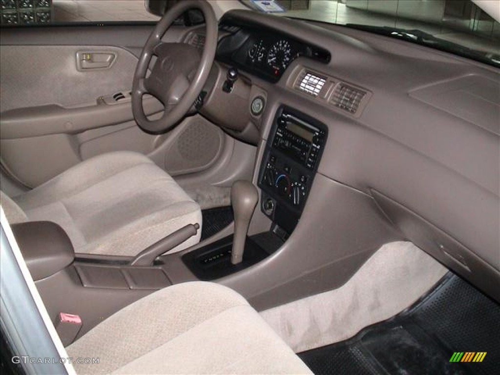 2000 Camry LE - Cashmere Beige Metallic / Oak photo #17