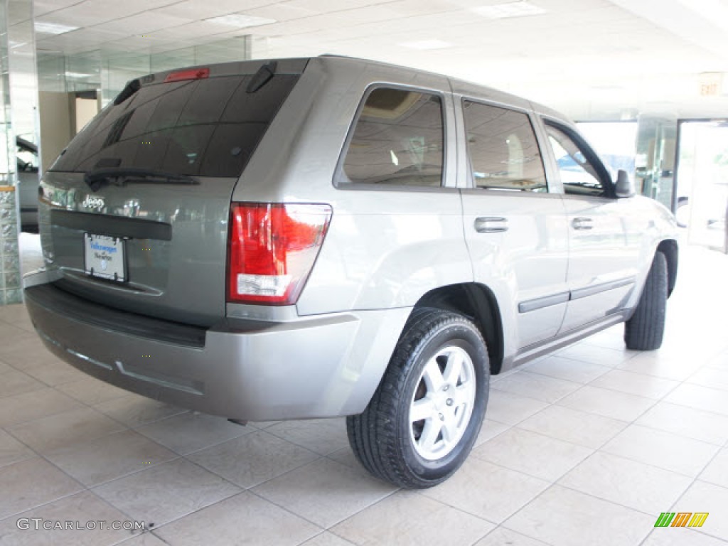 2008 Grand Cherokee Laredo 4x4 - Mineral Gray Metallic / Dark Slate Gray photo #3