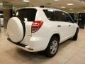 Super White - RAV4 4WD Photo No. 5