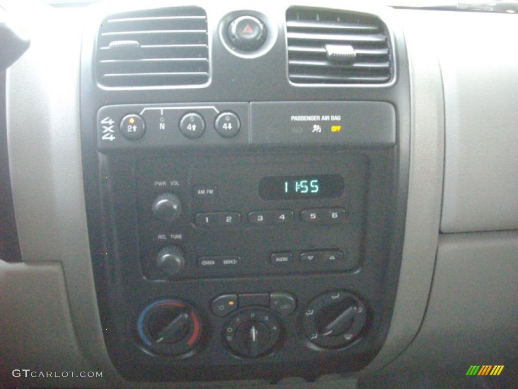 2006 Chevrolet Colorado Regular Cab 4x4 Controls Photo #56105576