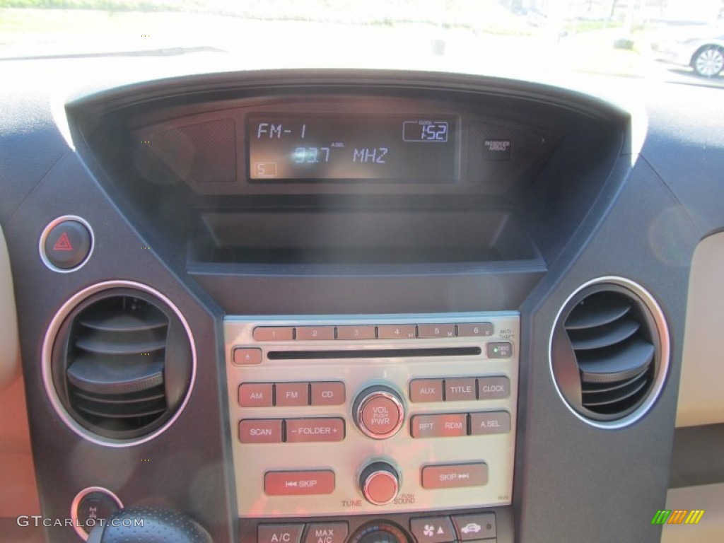 2010 Honda Pilot LX 4WD Controls Photo #56111414