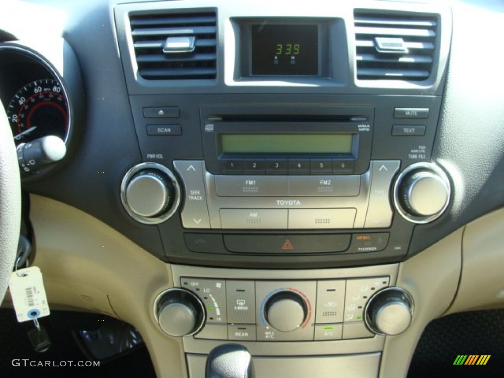 2010 Highlander V6 4WD - Black / Sand Beige photo #11