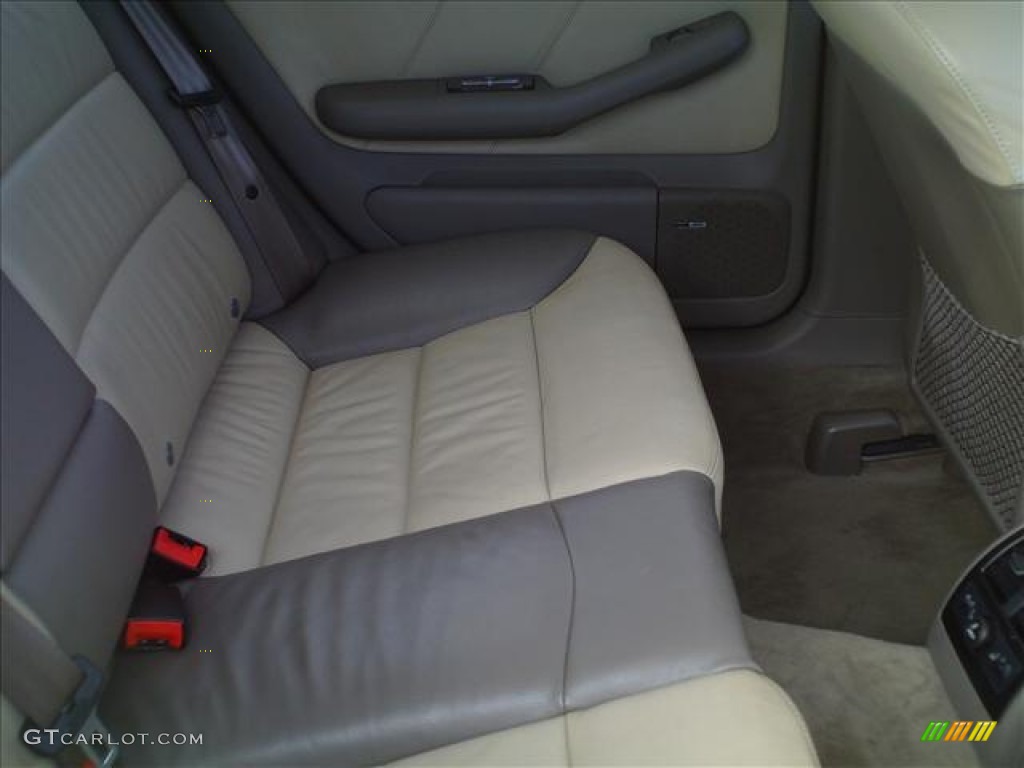 Ecru/Light Brown Interior 2005 Audi Allroad 4.2 quattro Photo #56111678