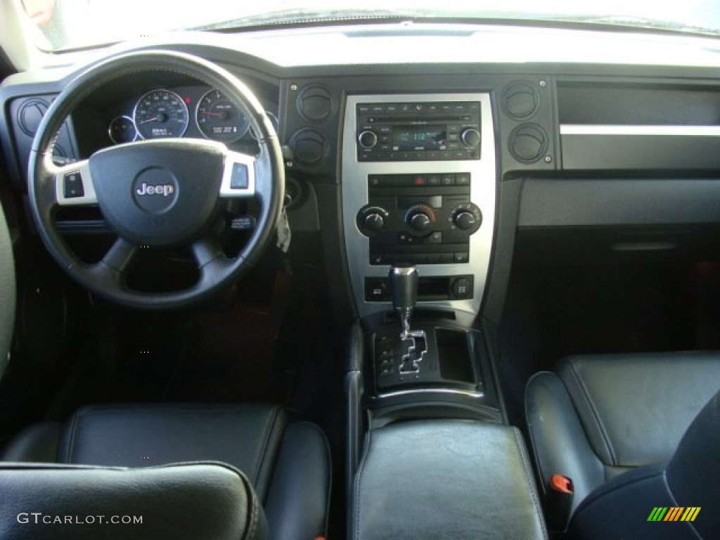 2009 Jeep Commander Sport 4x4 Dashboard Photos