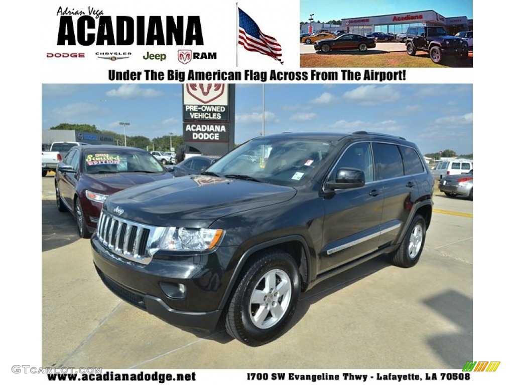2011 Grand Cherokee Laredo - Brilliant Black Crystal Pearl / Dark Graystone/Medium Graystone photo #1