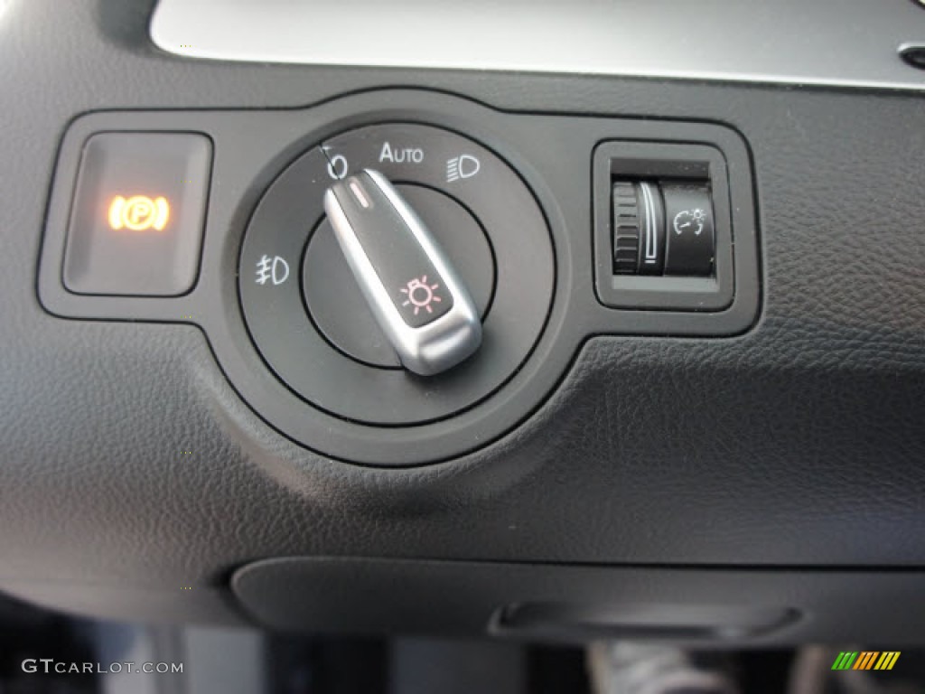 2010 Volkswagen CC Sport Controls Photo #56118742
