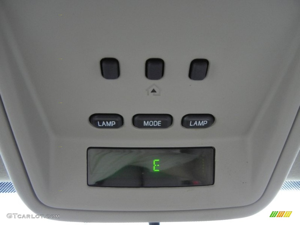 2008 Mercury Grand Marquis LS Controls Photo #56124314
