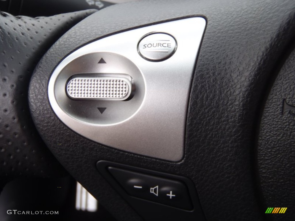 2010 Nissan 370Z Coupe Controls Photos