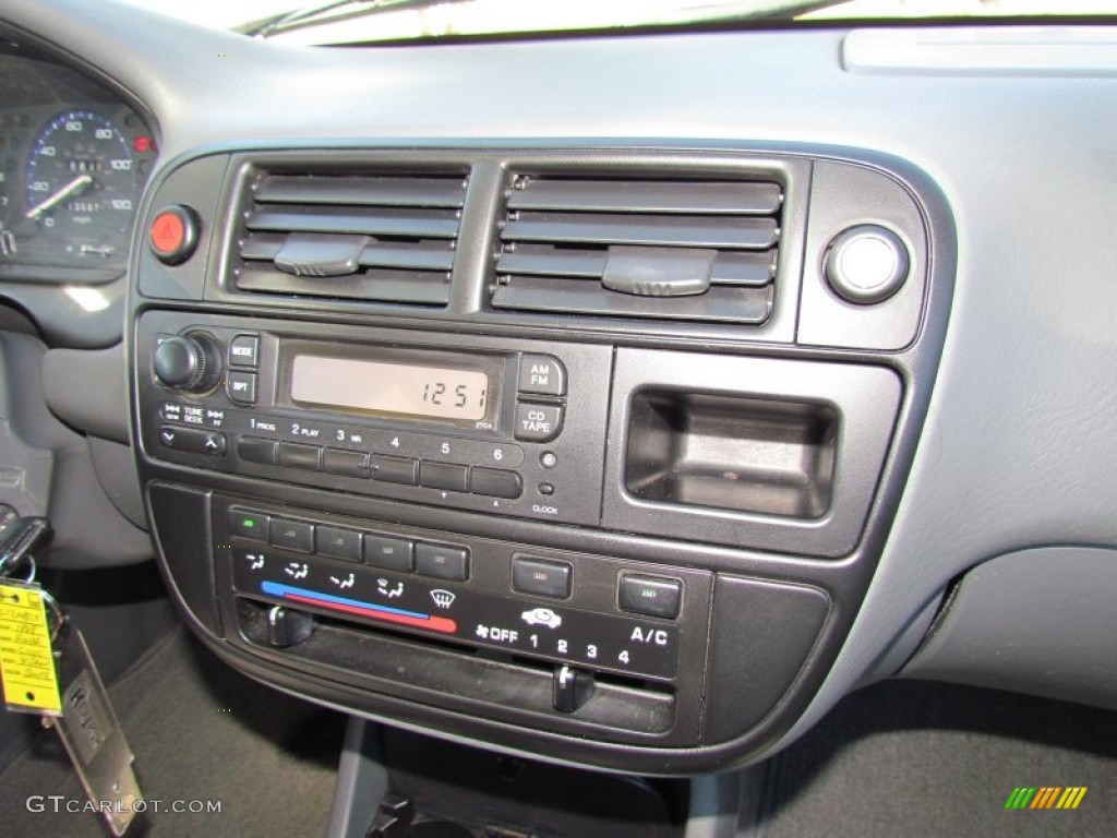 1998 Honda Civic LX Sedan Controls Photo #56137259