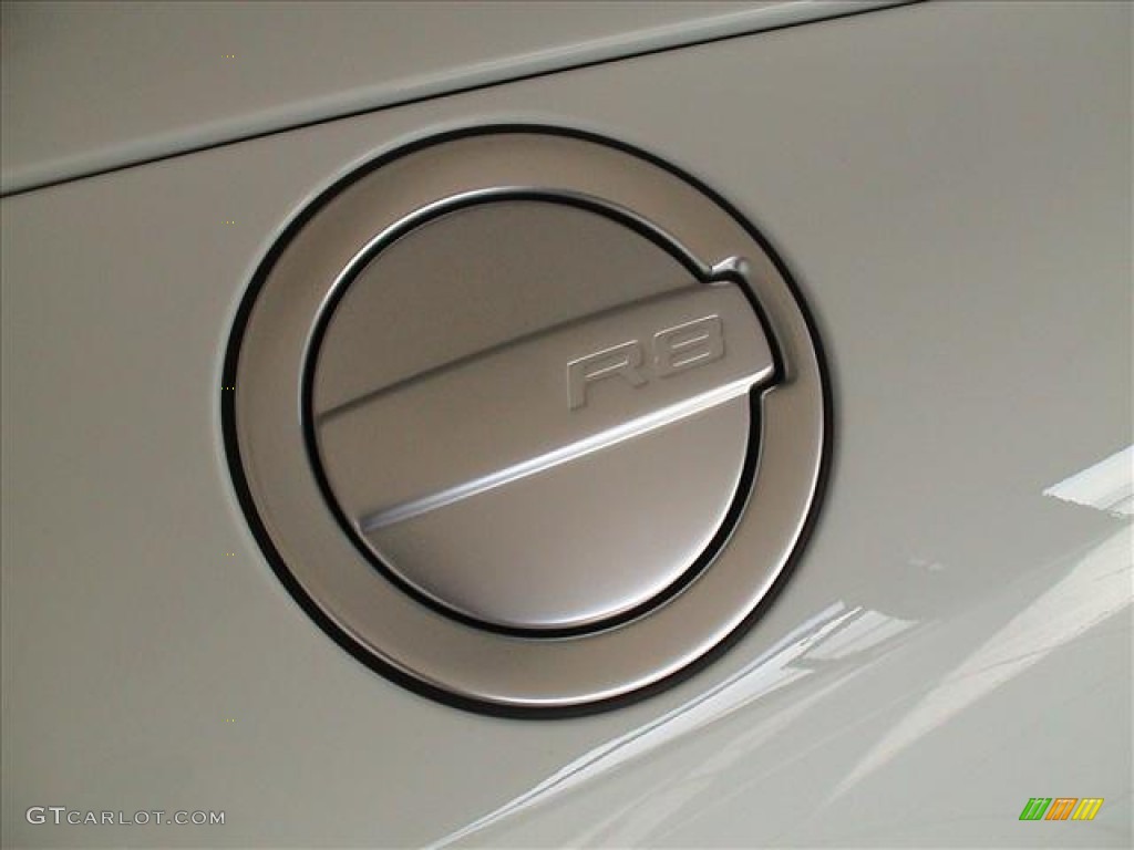 2012 Audi R8 Spyder 5.2 FSI quattro Marks and Logos Photo #56139095
