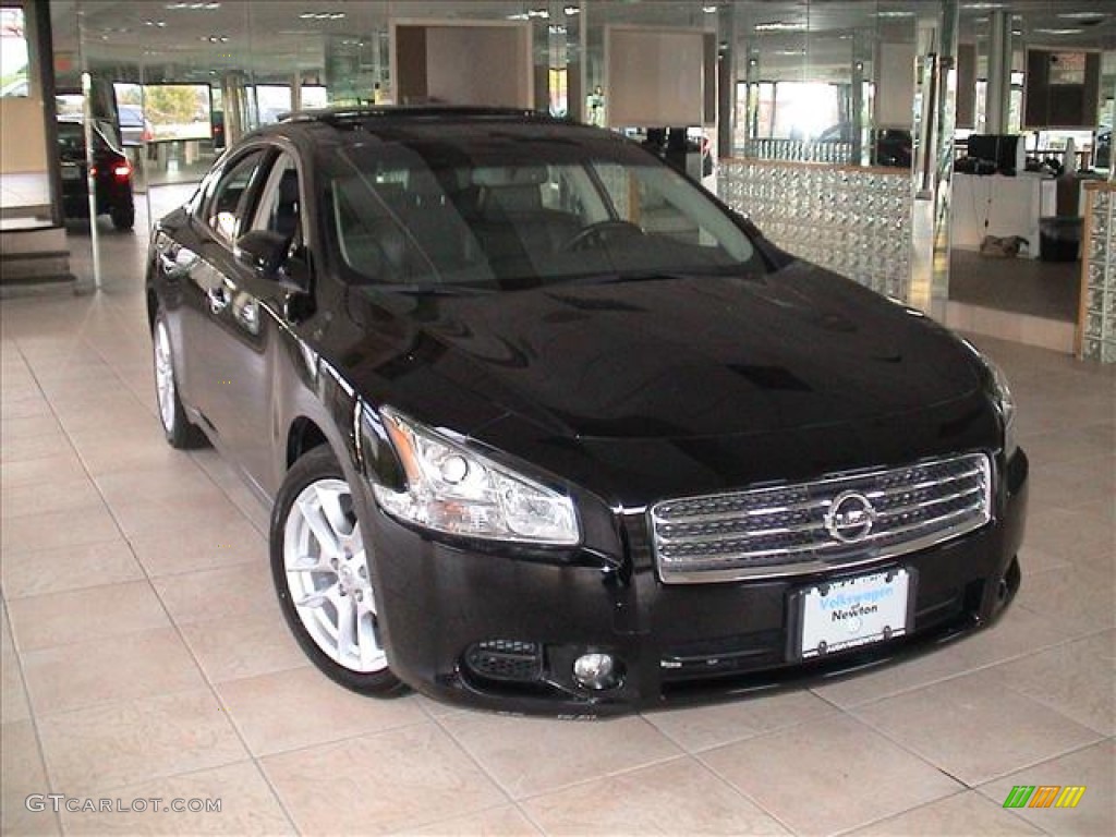 Super Black Nissan Maxima