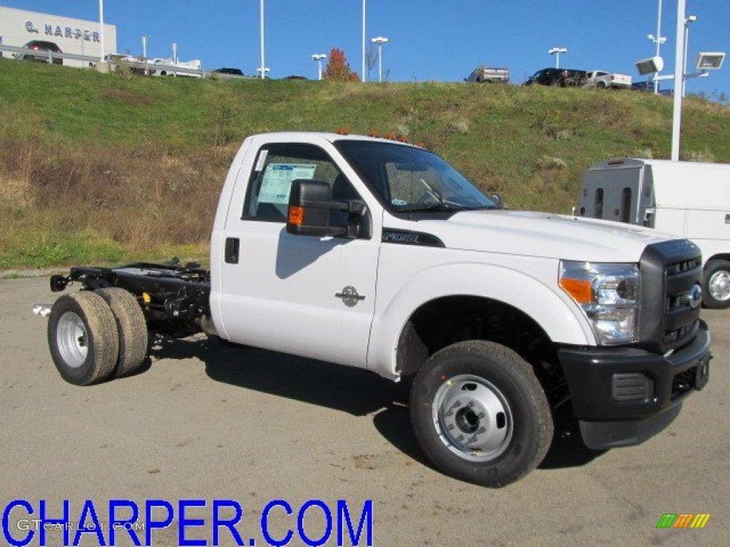 2012 F350 Super Duty XL Regular Cab 4x4 Chassis - Oxford White / Steel photo #1