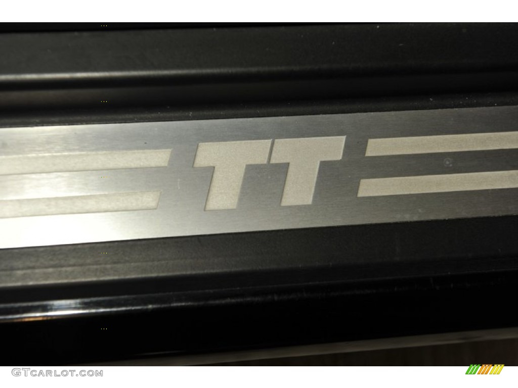 2004 Audi TT 1.8T Roadster Marks and Logos Photos