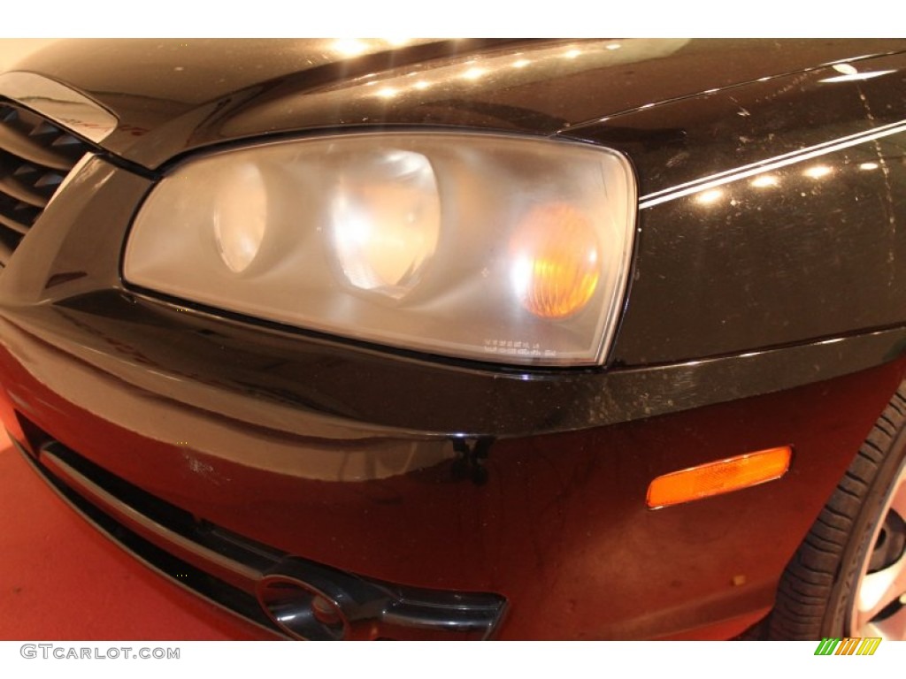 2004 Elantra GLS Sedan - Black Obsidian / Gray photo #22