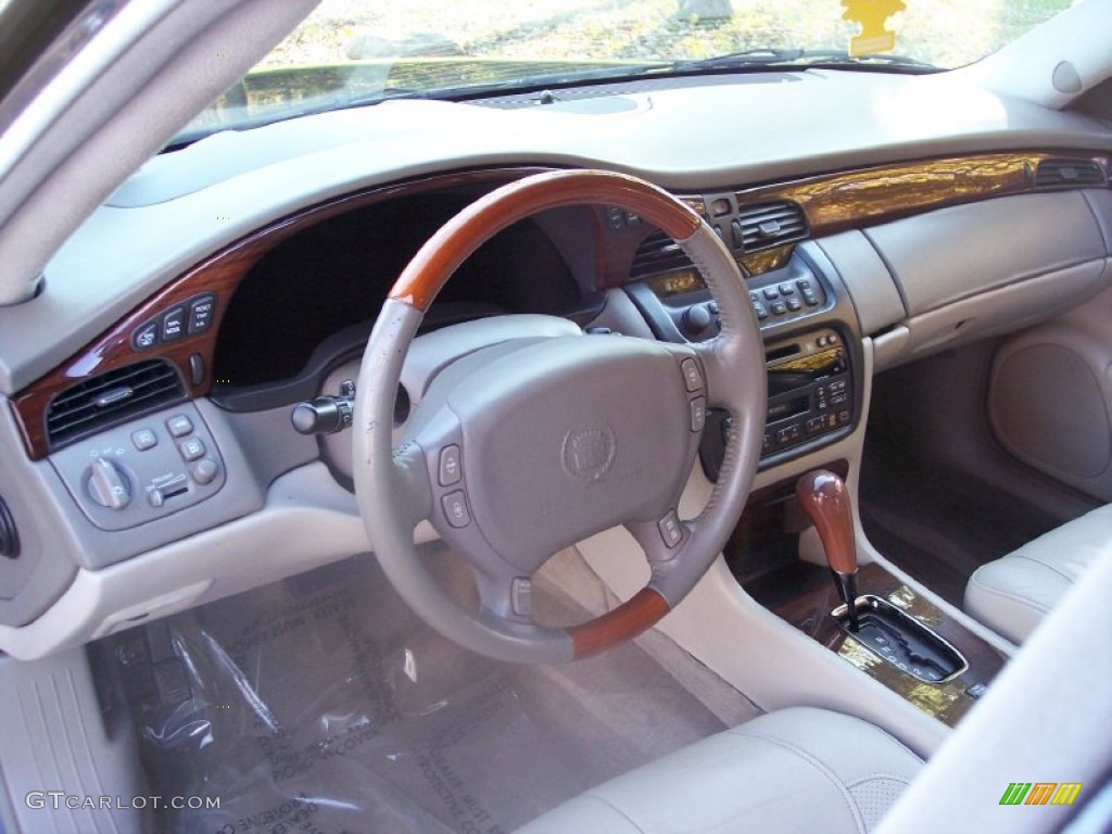 2000 Cadillac DeVille DTS Neutral Shale Dashboard Photo #56151434