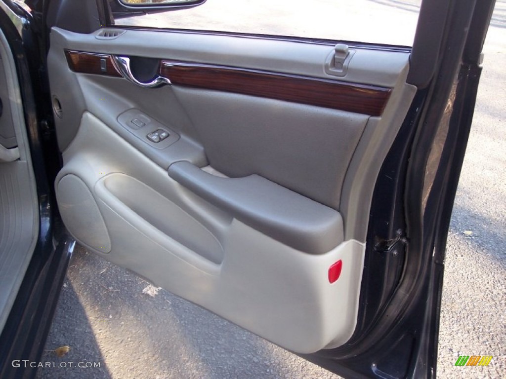 2000 Cadillac DeVille DTS Neutral Shale Door Panel Photo #56151500