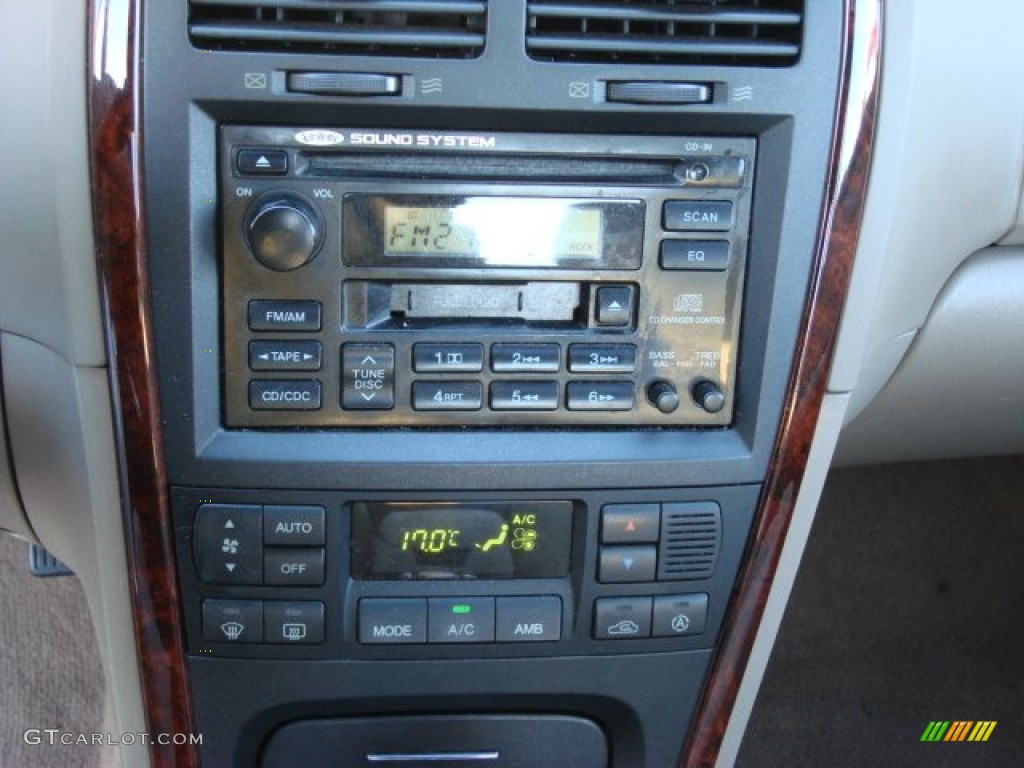 2004 Kia Optima EX V6 Audio System Photos