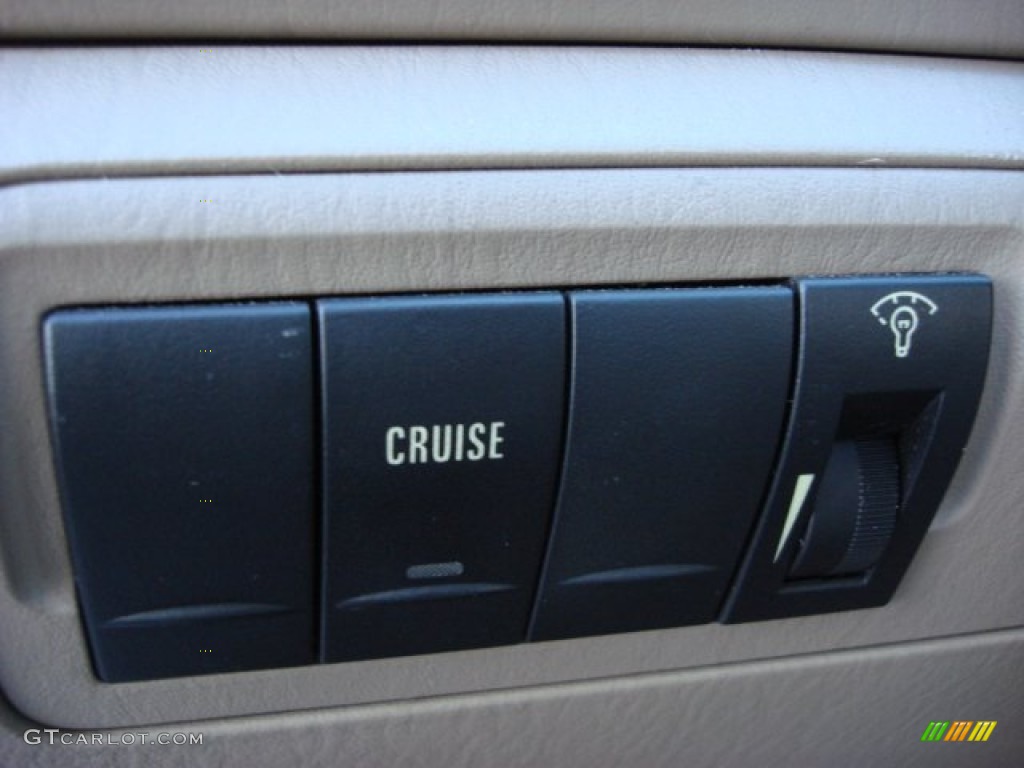 2004 Kia Optima EX V6 Controls Photo #56151998
