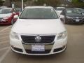 Candy White - Passat Komfort Sedan Photo No. 3