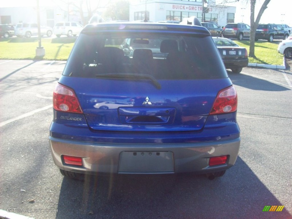 2006 Outlander LS 4WD - Electric Blue Pearl / Charcoal photo #3