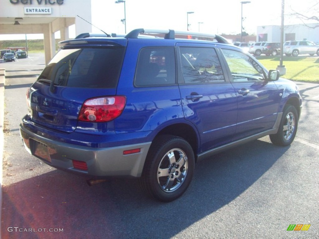 2006 Outlander LS 4WD - Electric Blue Pearl / Charcoal photo #4