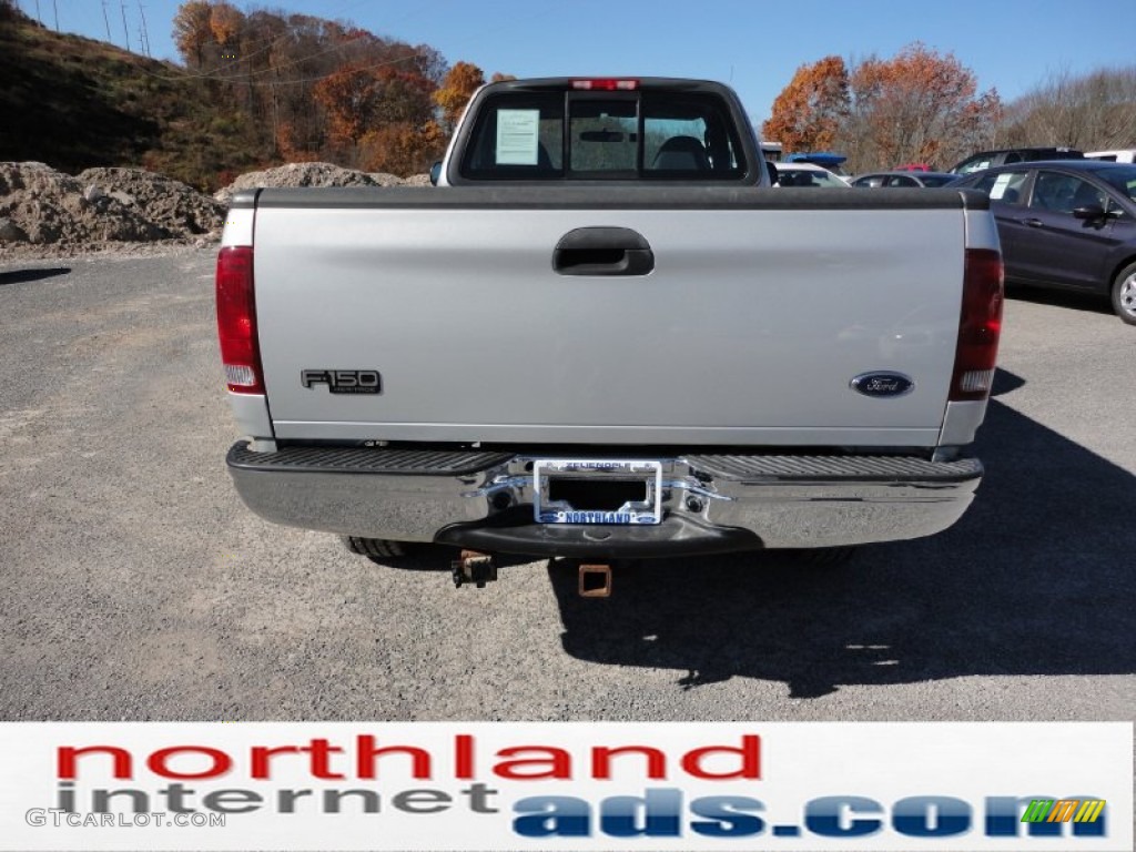2004 F150 XL Heritage Regular Cab 4x4 - Silver Metallic / Dark Flint photo #7