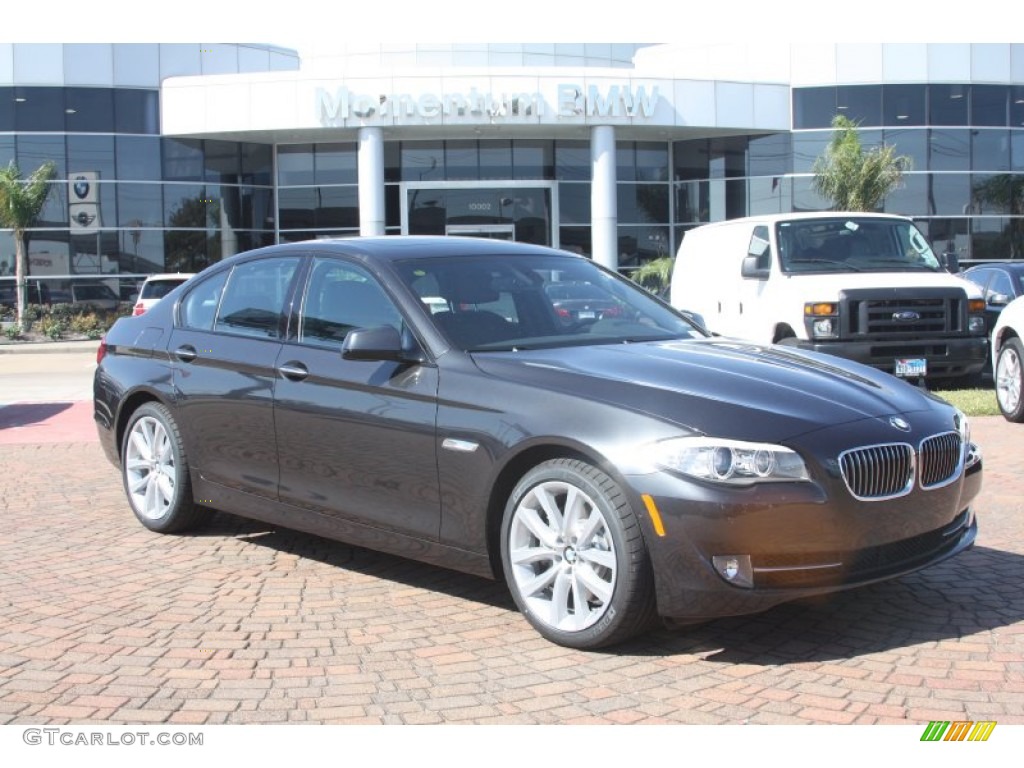 Dark Graphite Metallic II BMW 5 Series