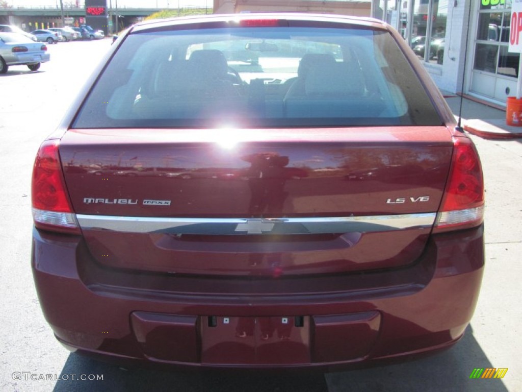 2004 Malibu Maxx LS Wagon - Sport Red Metallic / Gray photo #14