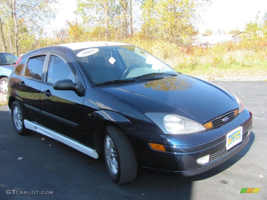 2003 Focus ZX5 Hatchback - Twilight Blue Metallic / Medium Graphite photo #15