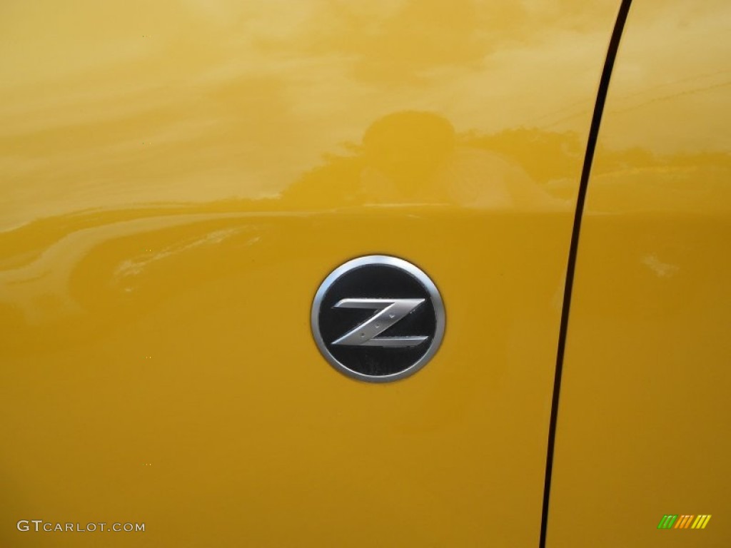 2005 350Z Touring Roadster - Ultra Yellow Metallic / Charcoal photo #9