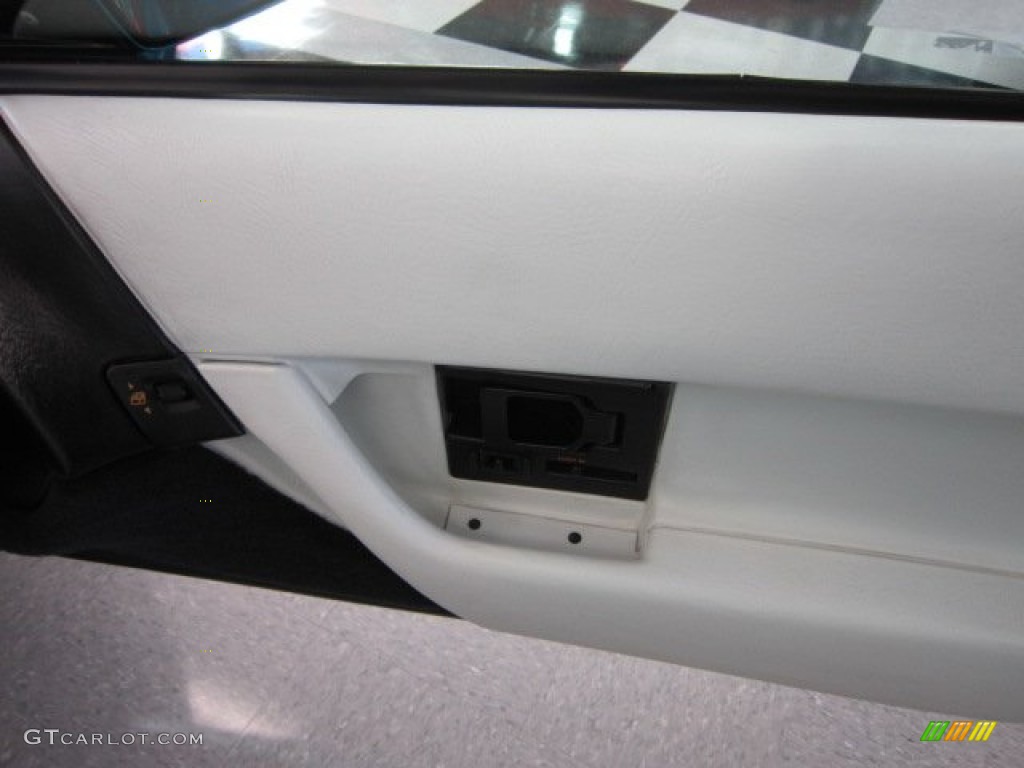 1993 Chevrolet Corvette Convertible Door Panel Photos