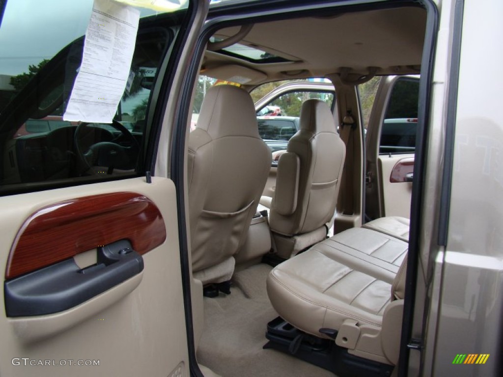 2005 F250 Super Duty Lariat Crew Cab 4x4 - Arizona Beige Metallic / Tan photo #12