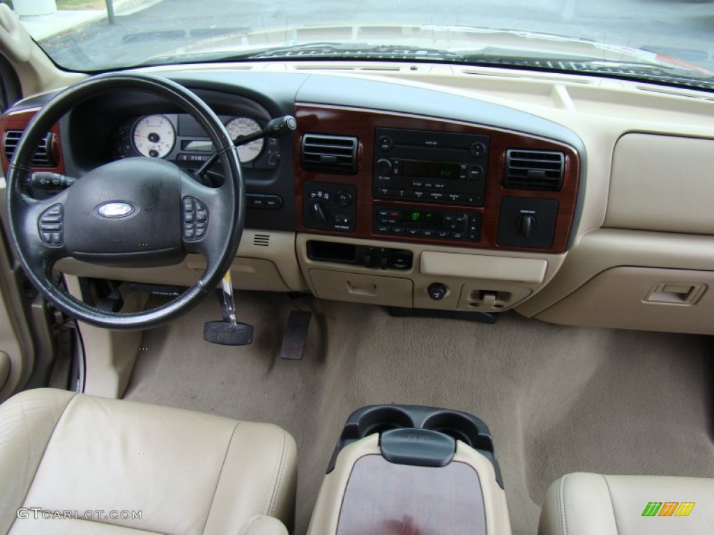 2005 F250 Super Duty Lariat Crew Cab 4x4 - Arizona Beige Metallic / Tan photo #17