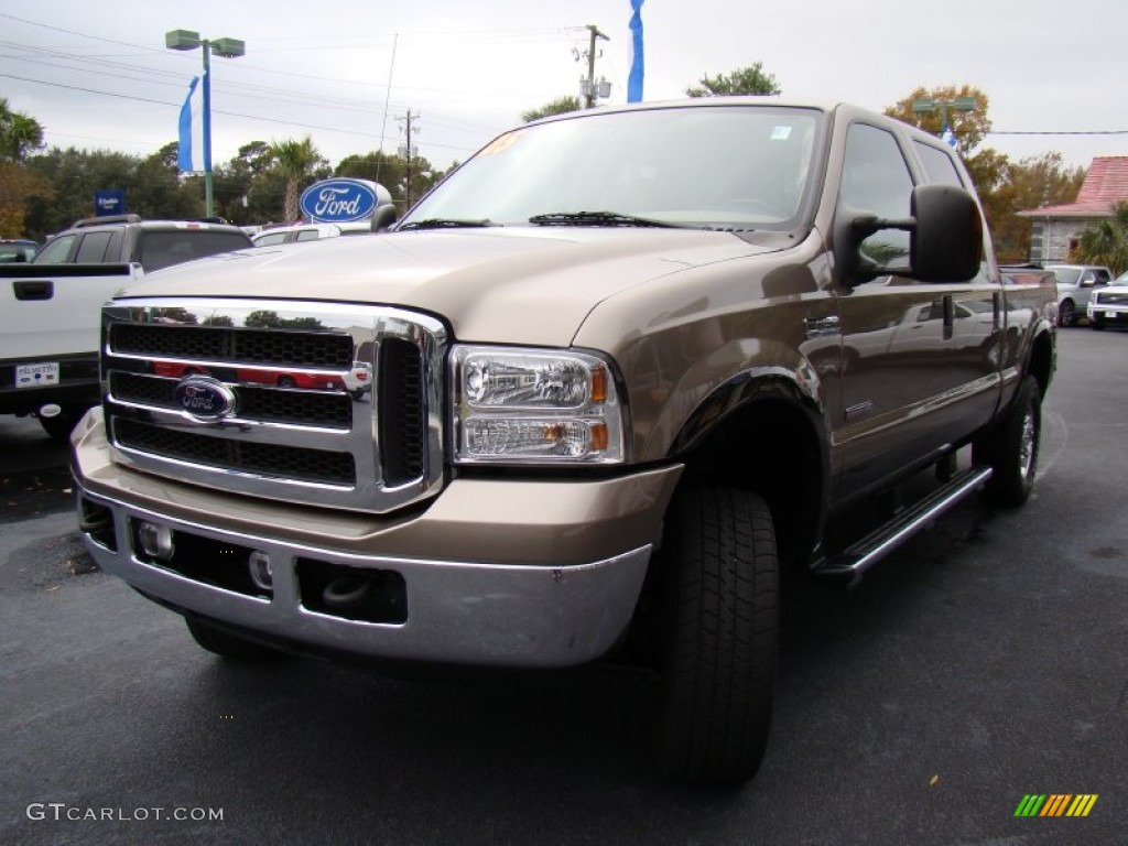 2005 F250 Super Duty Lariat Crew Cab 4x4 - Arizona Beige Metallic / Tan photo #31
