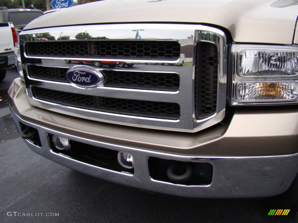 2005 F250 Super Duty Lariat Crew Cab 4x4 - Arizona Beige Metallic / Tan photo #37