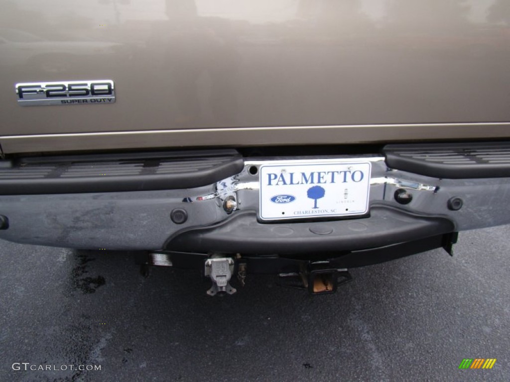 2005 F250 Super Duty Lariat Crew Cab 4x4 - Arizona Beige Metallic / Tan photo #38