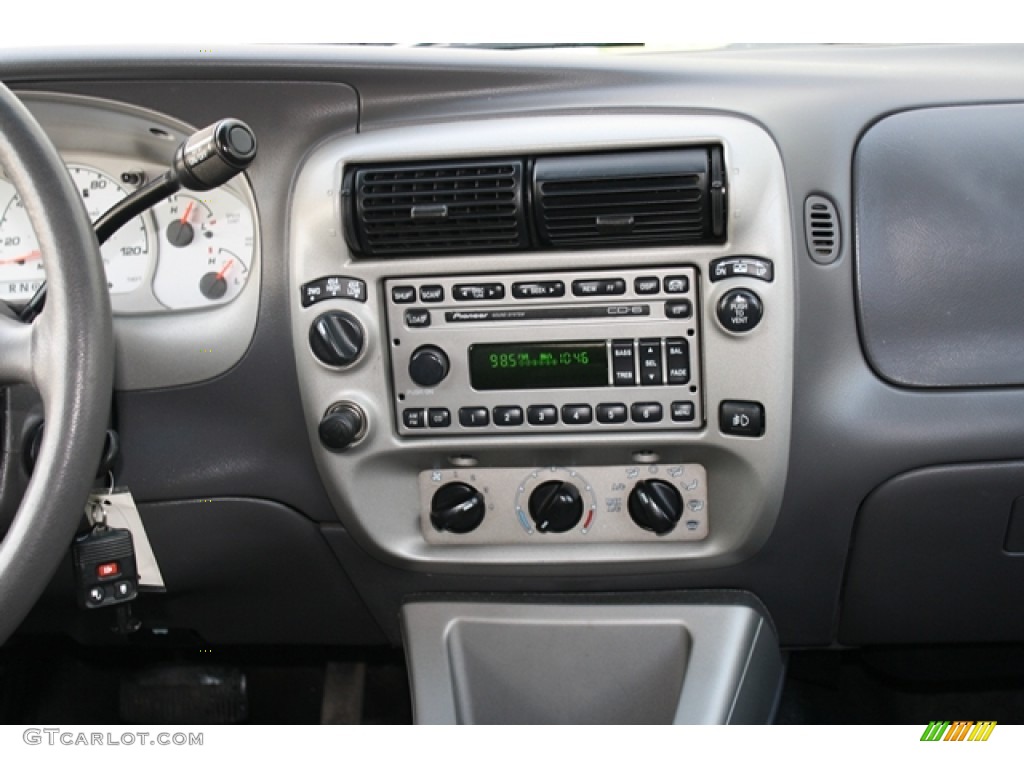 2002 Ford Explorer Sport Trac 4x4 Audio System Photos