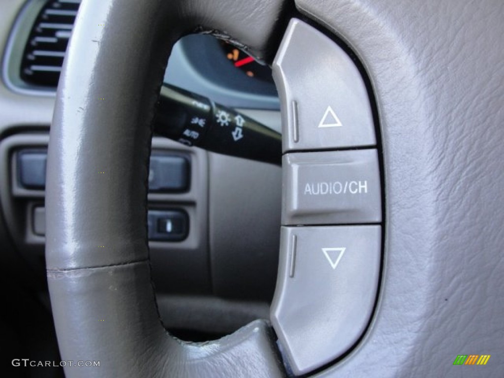 2000 Acura RL 3.5 Sedan Controls Photo #56174921