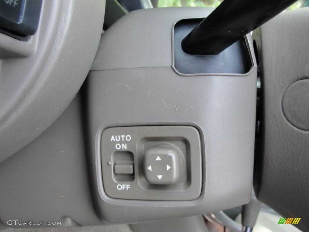 2000 Acura RL 3.5 Sedan Controls Photo #56174935