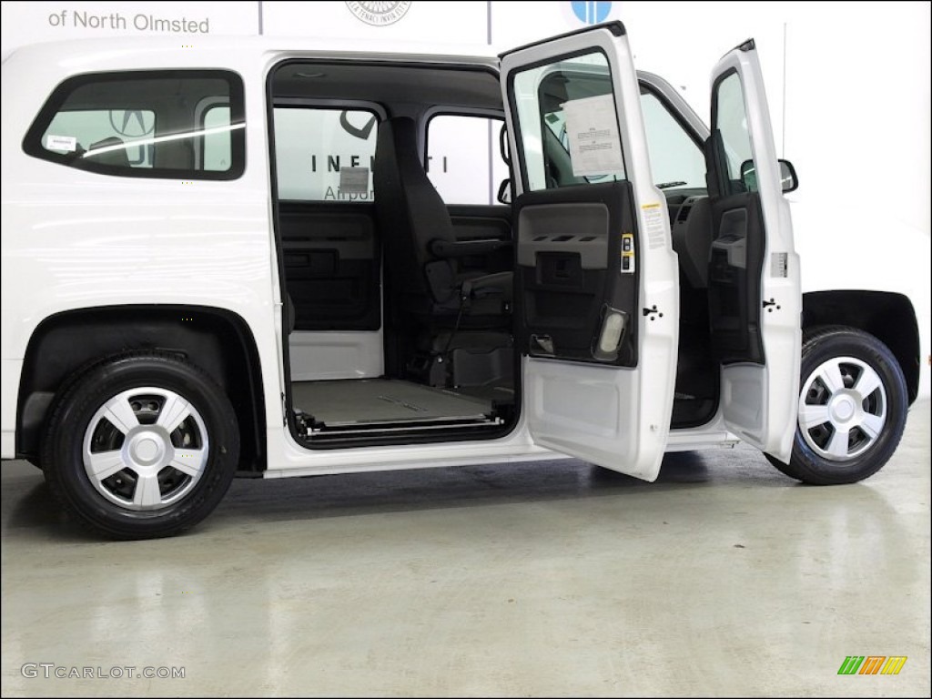 Arctic White 2011 VPG MV-1 DX Exterior Photo #56176979