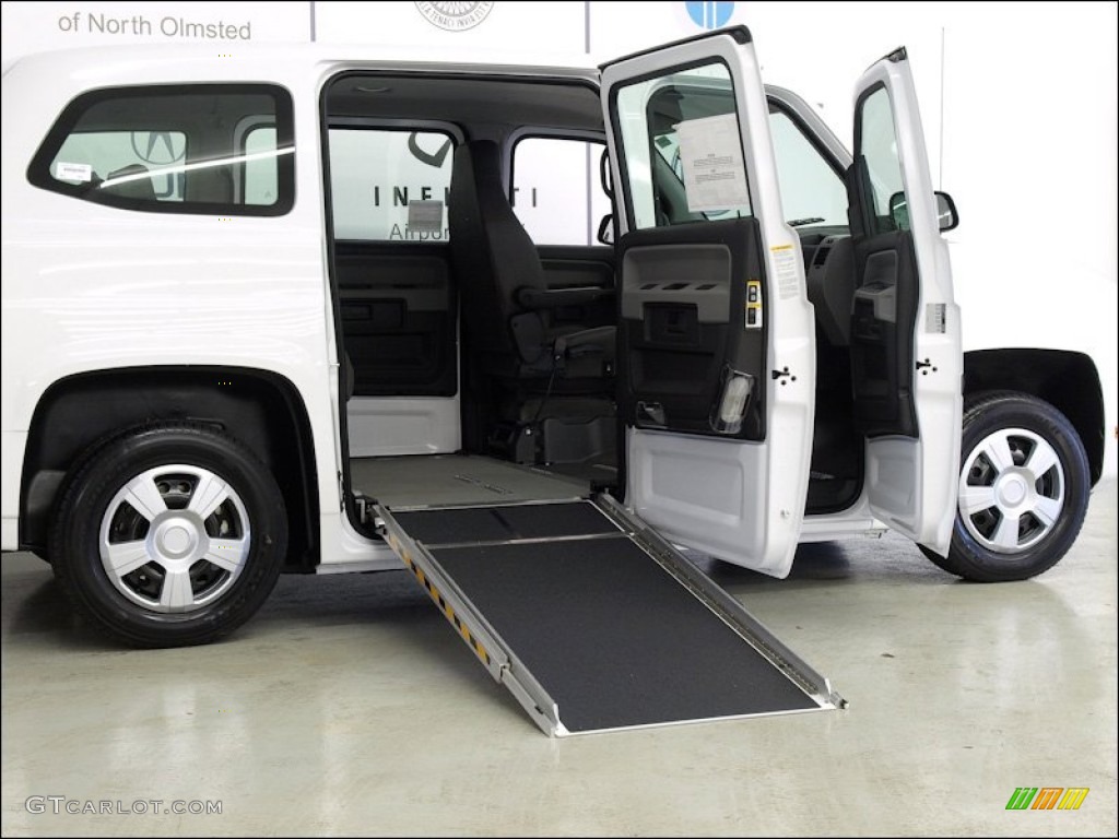 Arctic White 2011 VPG MV-1 DX Exterior Photo #56176986