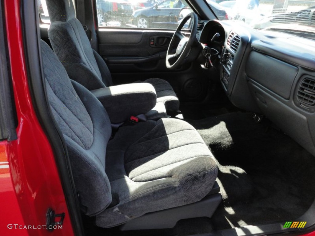2000 Sonoma SLS Sport Extended Cab - Fire Red / Graphite photo #16