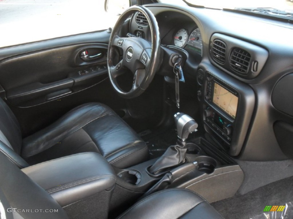 2006 Chevrolet TrailBlazer SS AWD Ebony Dashboard Photo #56177789