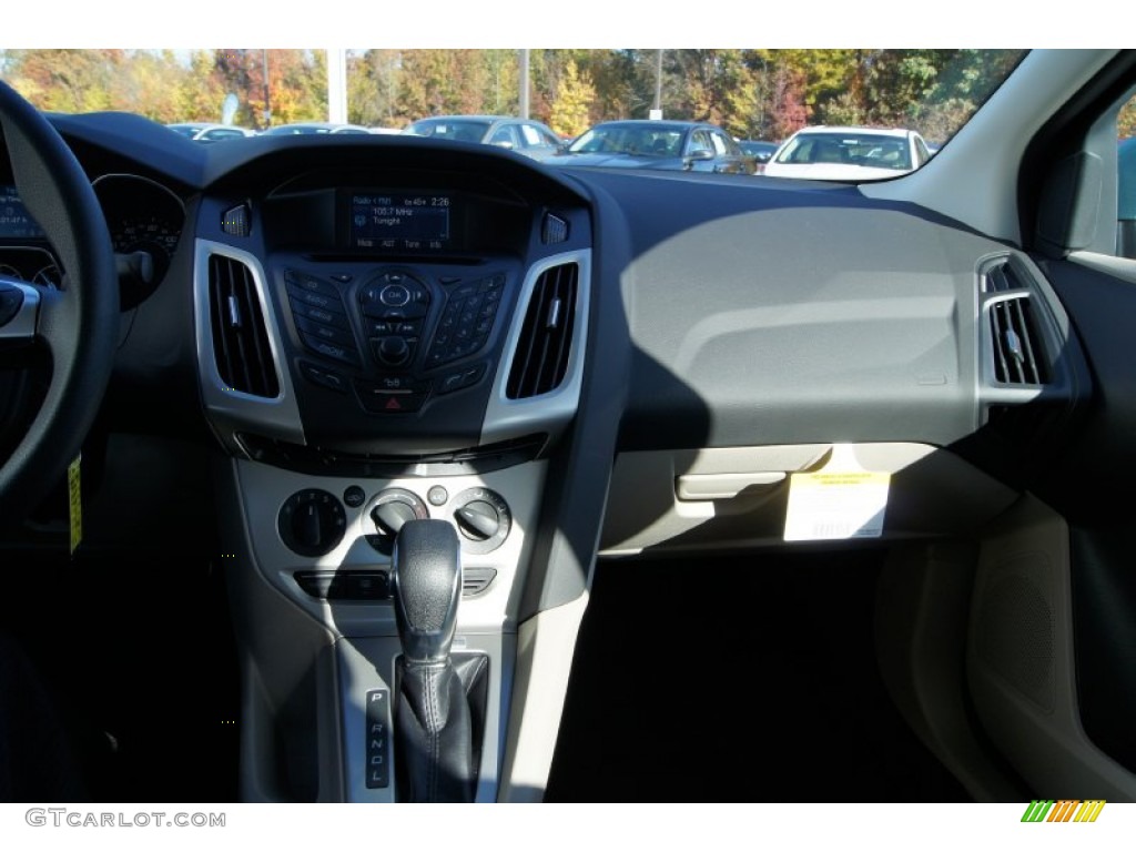 2012 Focus SE Sedan - Frosted Glass Metallic / Stone photo #29