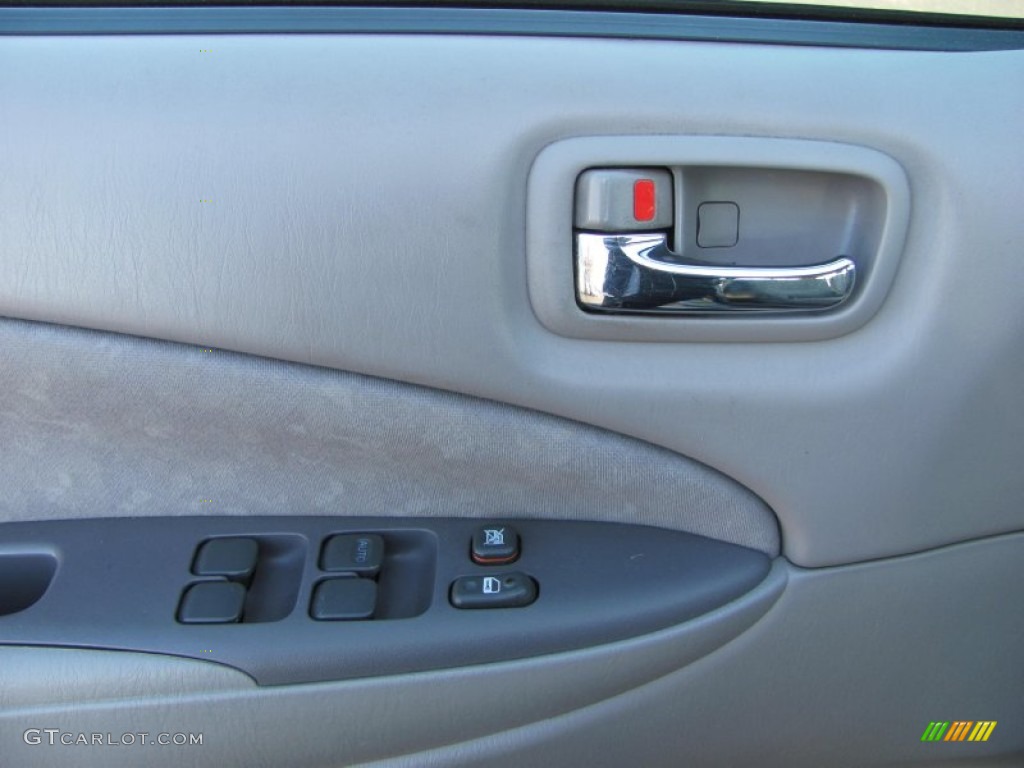 2003 Toyota Prius Hybrid Controls Photo #56181011